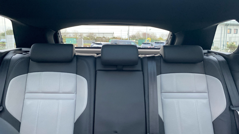 Land Rover Range Rover Evoque 1.5 P300e R-Dynamic SE 5dr Auto Hatchback